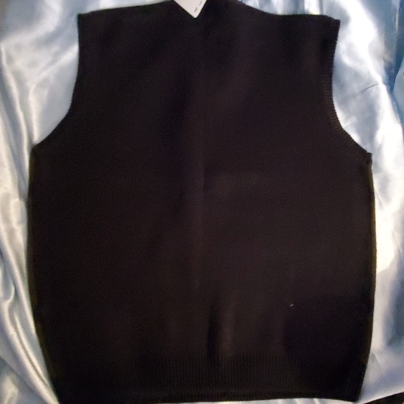 VanHeusen Sweater Vest - Picture 3 of 3